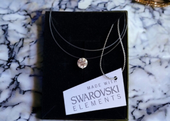 Bestseller колие на корда с кристалче Swarovski