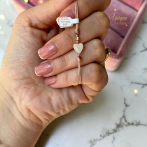Гривна със златно топче и седефено сърце Blush